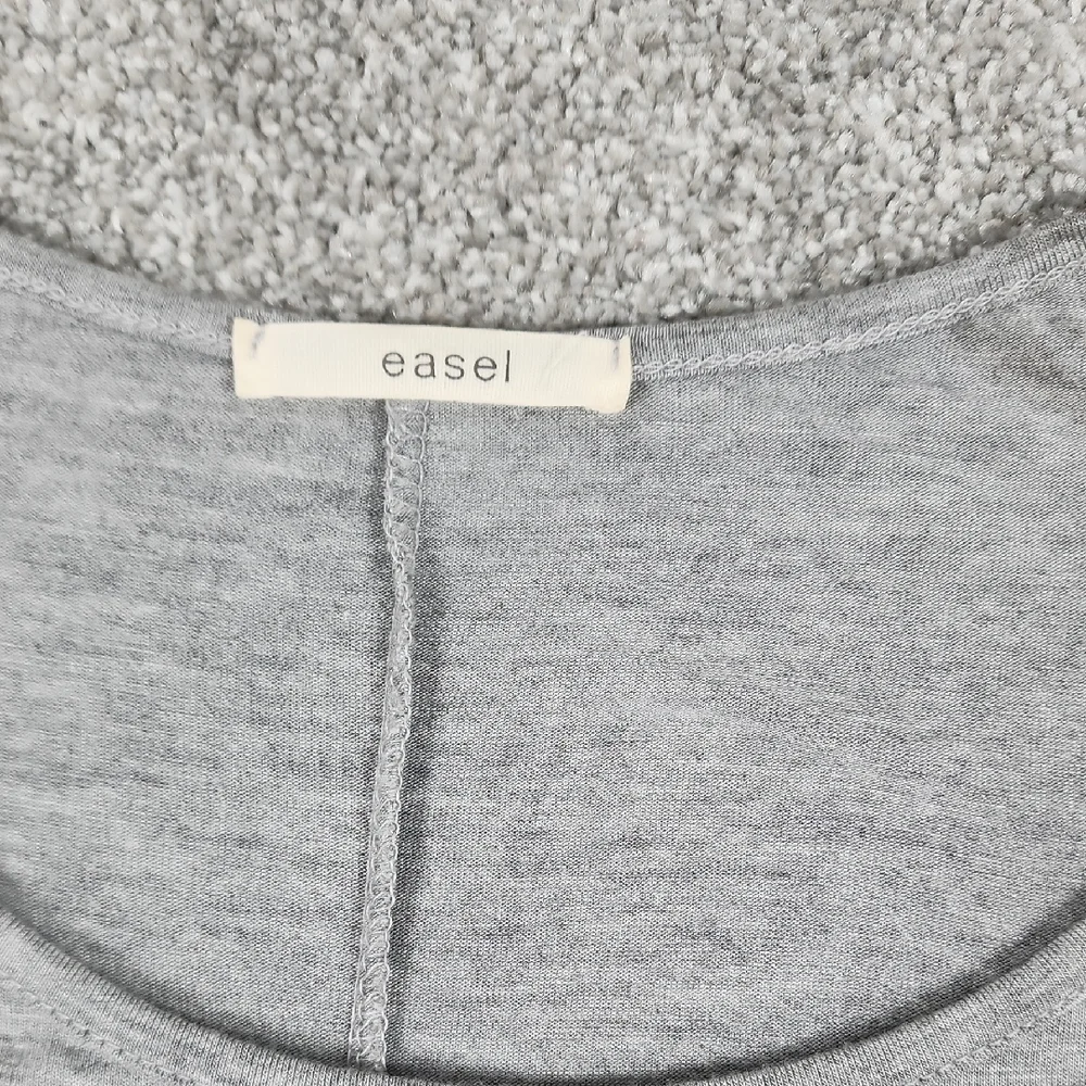 Easel Ruffle Hem Stylish Tunic Blouse Light Gray Women's Size Large - Picture 2 of 7